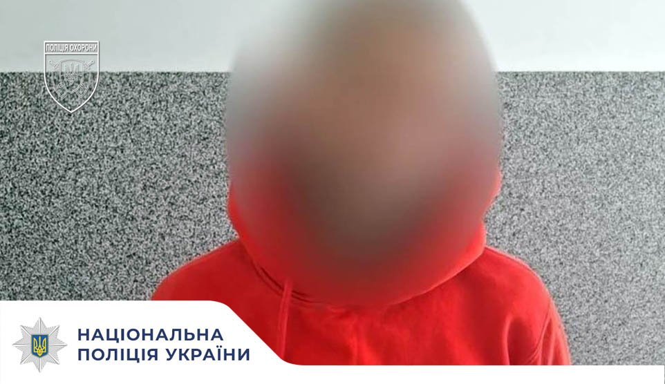 У Львові поліцейські охорони затримали чоловіка за спробу крадіжки кабельно-провідникової продукції