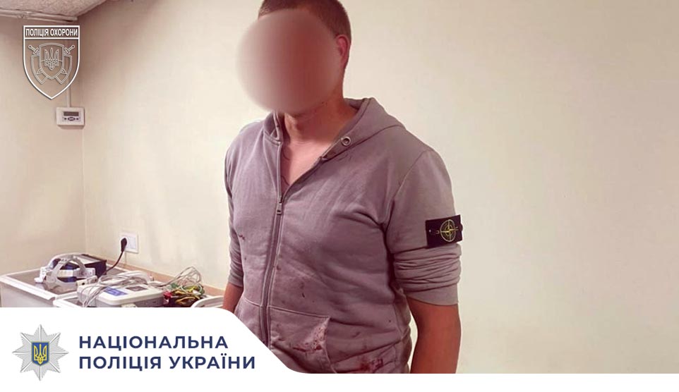 Оперативне реагування: у Берегові поліцейські охорони затримали підозрюваного у крадіжці